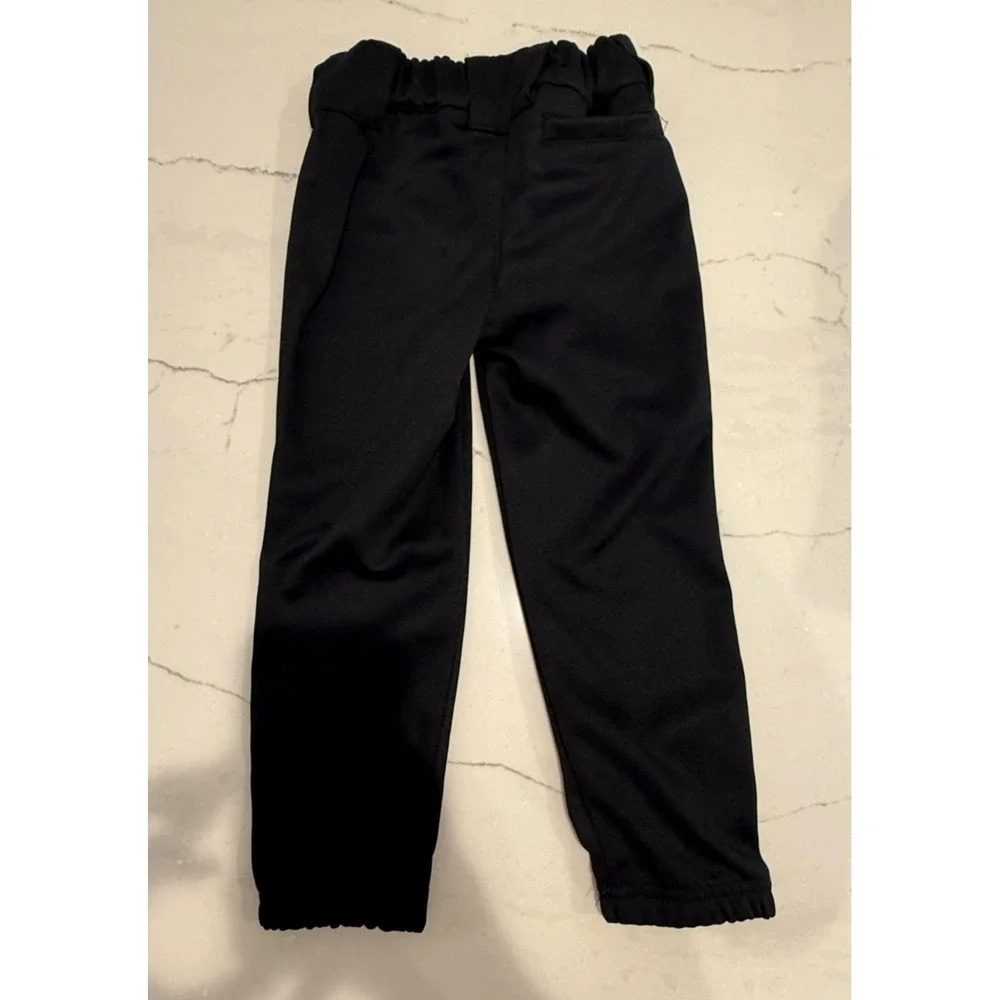 Youth Unisex Under Armour Size 4 21